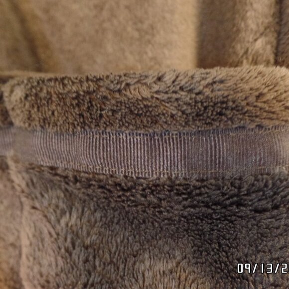 Disneyland Resort Winnie the Pooh and Piglet embroidered Fleece Jacket Medium - Picture 9 of 16